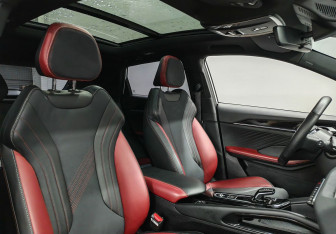 Подержанный автомобиль Geely Coolray 2023 года (11 фото)