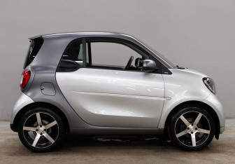 Подержанный автомобиль Smart Fortwo Hatchback 2018 года (8 фото)