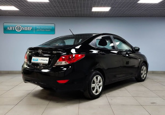 Подержанный автомобиль Hyundai Solaris Sedan 2012 года (5 фото)
