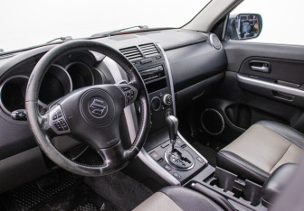 Подержанный автомобиль Suzuki Grand Vitara 2011 года (9 фото)
