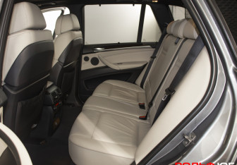 Подержанный автомобиль BMW X5 2010 года (10 фото)