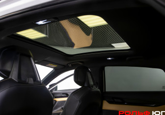 Подержанный автомобиль Changan UNI-V 2022 года (11 фото)