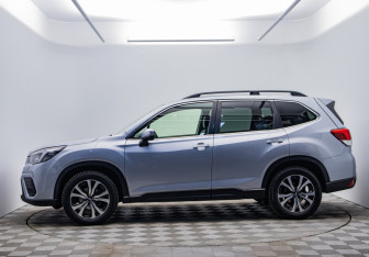 Подержанный автомобиль Subaru Forester Suv 2019 года (8 фото)