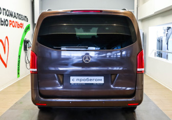 Подержанный автомобиль Mercedes-Benz Vito 2016 года (5 фото)