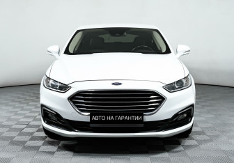 Подержанный автомобиль Ford Mondeo Sedan 2019 года (2 фото)