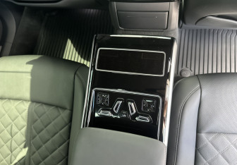 Новый Audi S8 2025 (5 фото)