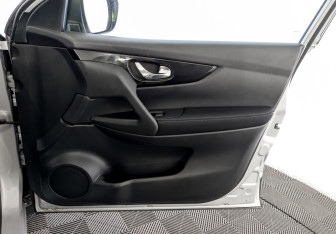 Подержанный автомобиль Nissan Qashqai 2018 года (24 фото)