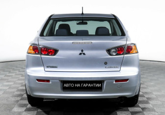 Подержанный автомобиль Mitsubishi Lancer Sedan 2014 года (4 фото)