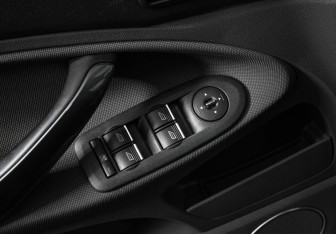 Подержанный автомобиль Ford Kuga 2012 года (19 фото)