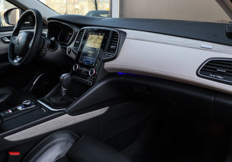 Подержанный автомобиль Renault Talisman Wagon 2017 года (7 фото)