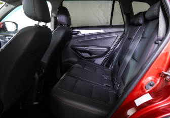 Подержанный автомобиль Changan CS75 2019 года (11 фото)