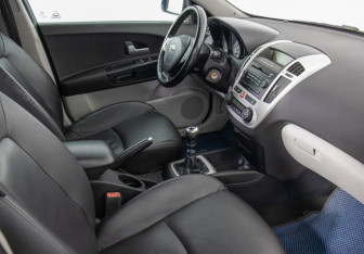 Подержанный автомобиль Kia Ceed Hatchback 2008 года (9 фото)