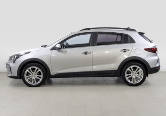 Подержанный автомобиль Kia Rio Hatchback 2021 года (8 фото)