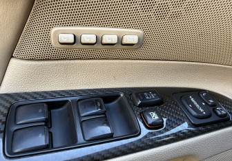 Подержанный автомобиль Lexus IS Sedan 2008 года (13 фото)