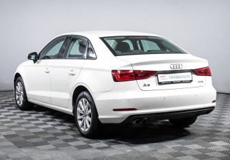 Подержанный автомобиль Audi A3 Sedan 2014 года (7 фото)