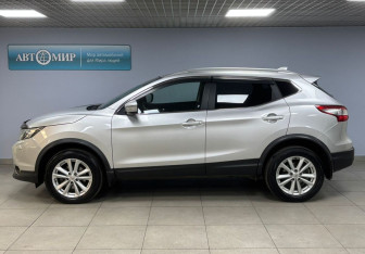 Подержанный автомобиль Nissan Qashqai 2017 года (8 фото)