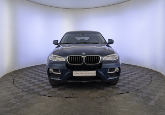 Подержанный автомобиль BMW X6 2013 года (2 фото)