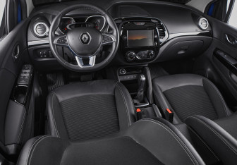 Подержанный автомобиль Renault Kaptur 2020 года (11 фото)