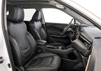 Подержанный автомобиль Москвич 3е 2023 года (23 фото)