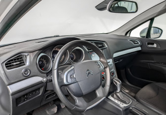 Подержанный автомобиль Citroen C4 Sedan 2021 года (16 фото)