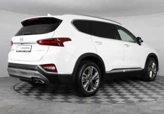 Подержанный автомобиль Hyundai Santa Fe 2019 года (5 фото)