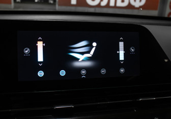 Подержанный автомобиль Omoda C5 2024 года (19 фото)