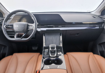 Подержанный автомобиль Omoda C5 2023 года (13 фото)