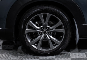 Подержанный автомобиль Mazda CX-30 2021 года (15 фото)