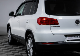 Подержанный автомобиль Volkswagen Tiguan 2013 года (15 фото)