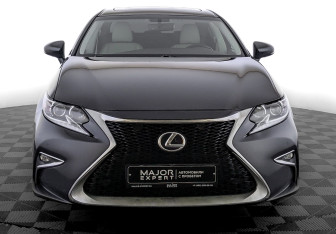 Подержанный автомобиль Lexus ES 2016 года (2 фото)