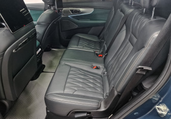 Подержанный автомобиль GAC GS8 2023 года (16 фото)