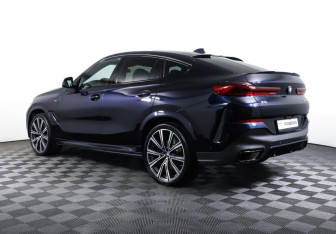 Подержанный автомобиль BMW X6 2021 года (7 фото)