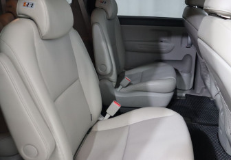 Подержанный автомобиль Kia Carnival 2018 года (22 фото)