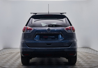 Подержанный автомобиль Nissan X-Trail 2015 года (4 фото)