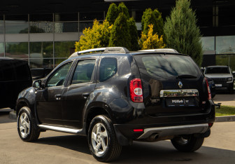Подержанный автомобиль Renault Duster 2014 года (5 фото)