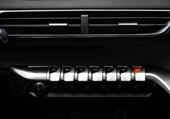 Подержанный автомобиль Peugeot 3008 2021 года (19 фото)