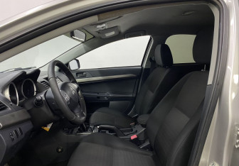 Подержанный автомобиль Mitsubishi Lancer Sedan 2012 года (18 фото)