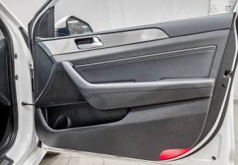 Подержанный автомобиль Hyundai Sonata 2019 года (24 фото)