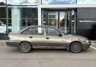 Подержанный автомобиль Daewoo Nexia Sedan 2004 года (4 фото)