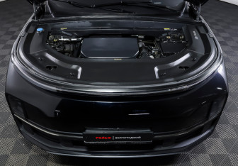 Подержанный автомобиль LiXiang L9 2023 года (9 фото)