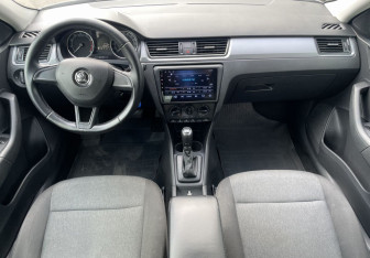 Подержанный автомобиль Skoda Rapid Liftback 2020 года (10 фото)