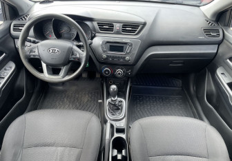 Подержанный автомобиль Kia Rio Hatchback 2012 года (10 фото)
