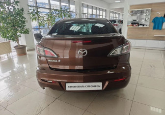 Подержанный автомобиль Mazda 3 Sedan 2012 года (6 фото)