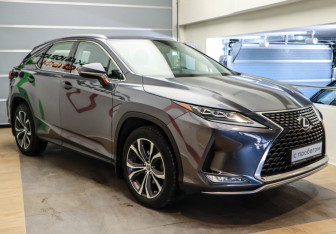 Подержанный автомобиль Lexus RX 2022 года (3 фото)