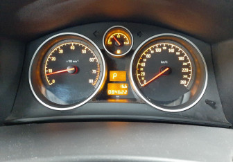 Подержанный автомобиль Opel Astra Wagon 2014 года (11 фото)