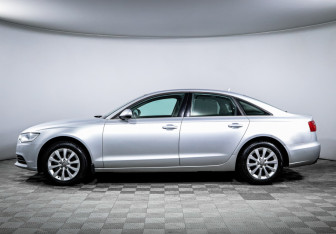 Подержанный автомобиль Audi A6 Sedan 2011 года (8 фото)