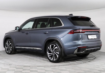 Подержанный автомобиль Geely Monjaro 2023 года (7 фото)
