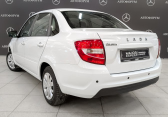 Подержанный автомобиль LADA (ВАЗ) Granta Sedan 2023 года (7 фото)