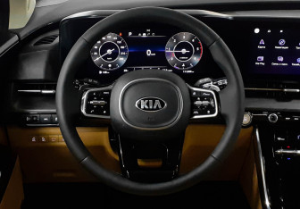 Подержанный автомобиль Kia Carnival 2020 года (13 фото)