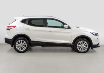 Подержанный автомобиль Nissan Qashqai 2014 года (4 фото)